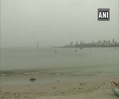 महाराष्ट्र से टकराया चक्रवाती तूफान निसर्ग, सुमद्र में उठी डरावनी लहरें