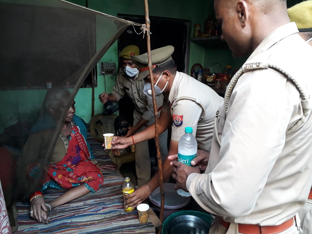 संपत्ति के लालच में बुजुर्ग को बंधक बनाया
