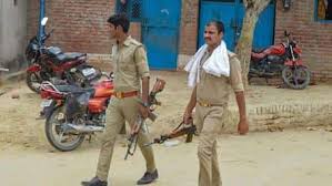 बिकरू गांव में पुलिस ने लगाई चौपाल,समस्याओं का हुआ निस्तारण