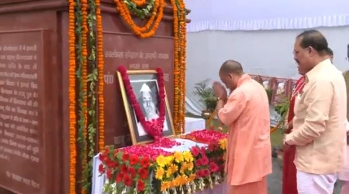 लखनऊ : पंडित गोविंद बल्लभ पंत की 136वीं जयंती पर सीएम योगी ने दी श्रद्धांजलि