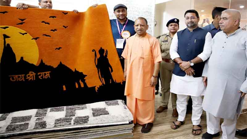 प्रदेश के हस्तशिल्पी और कारीगर हमारी सबसे बड़ी ताकत – सीएम योगी