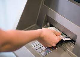 ATM में फंस जाए कैश तो घबराएं नहीं तुरंत करें ये काम