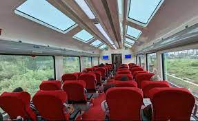 Kashmir Vistadome Train : कश्मीर में शुरू हुई विस्टाडोम ट्रेन , बैठे-बैठे देख सकेंगे स्विट्जरलैंड जैसे नजारे