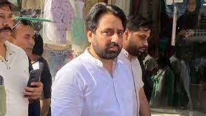 Delhi :  आप विधायक Ammantullah Khan के घर ED की छापेमारी