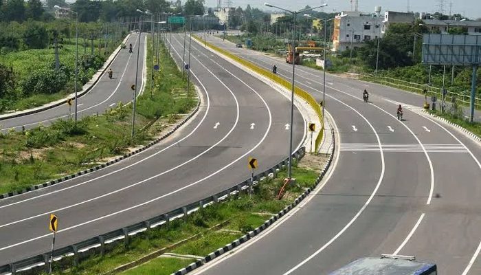 Lucknow :  पीएम मित्र टेक्सटाइल पार्क तक 4 लेन सड़क का होगा निर्माण ,1 लाख युवाओं को मिलेगा रोजगार