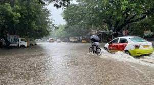 Michaung cyclone : चेन्नई में जोरदार बारिश से मची तबाही , आठ लोगों की मौत शहर हुआ पानी- पानी