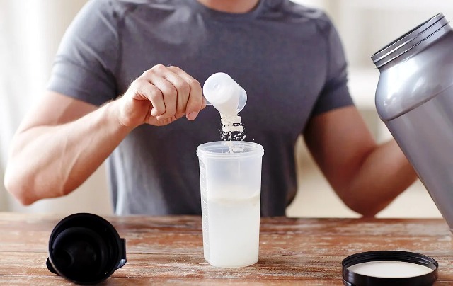 Protein Shake पीने से शरीर पर पड़ता है बुरा असर