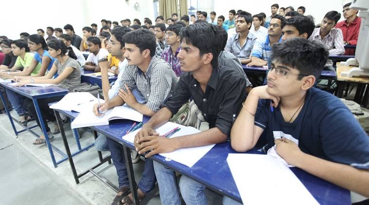 डिग्री से पहले दबाव, सपनों से पहले सिस्टम! ट्यूशन का ये कैसा जाल?