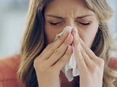 सुबह उठते ही बार-बार छींके आने का कारण क्या है? जानें एलर्जी और इसके समाधान l