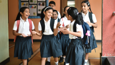 School Holidays October 2025: अक्टूबर में बच्चों की होगी धूम; गांधी जयंती, दशहरा, दिवाली समेत कई त्योहारों पर मिलेंगी लंबी छुट्टियां l