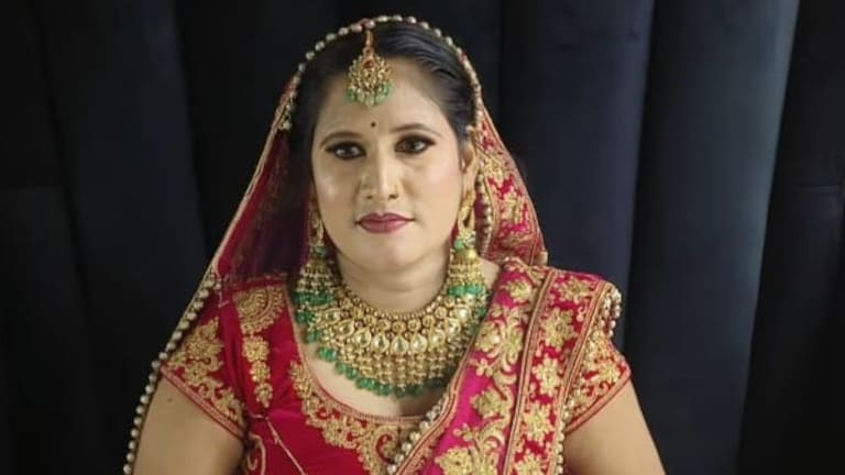 झांसी में निषाद पार्टी जिलाध्यक्ष की पत्नी ने की खुदकुशी, मां के फोन न उठाने पर खुला मामला