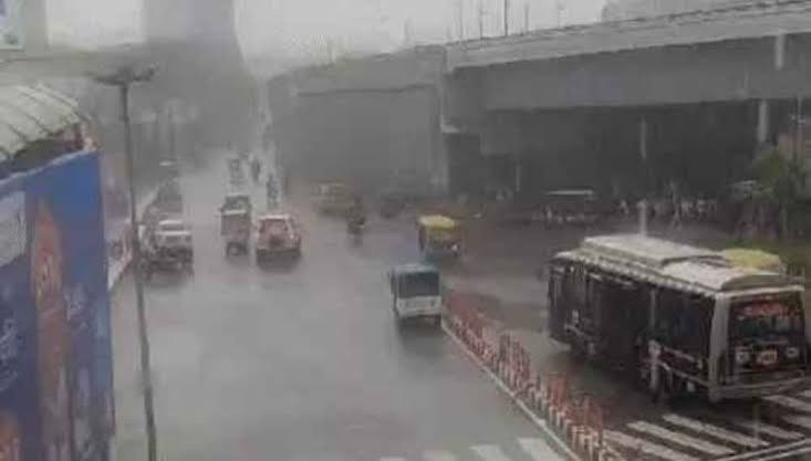 लखनऊ में मौसम ने बदली करवट, सरोजनीनगर में बारिश, गोमतीनगर में बूंदाबांदी