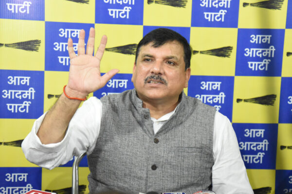 ​मोदी सरकार भ्रष्ट ट्रस्ट को भंग क्यों नहीं कर रही? चंपत राय को तुरंत किया जाए गिरफ्तार: संजय सिंह