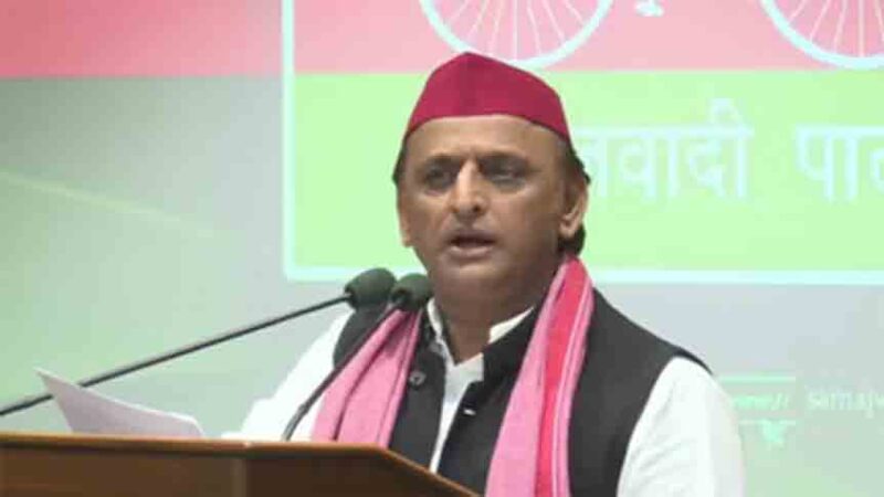 टिन्नू यादव से फोन पर बातचीत के दावे को अखिलेश ने बताया झूठ, निशिकांत दुबे को दी प्राथमिकी की चेतावनी