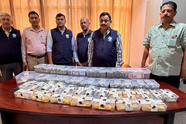 पूर्व एआरटीओ के घर करोड़ों का खजाना! 13 किलो सोना, 1.62 करोड़ कैश और कई शहरों में संपत्तियों के दस्तावेज बरामद