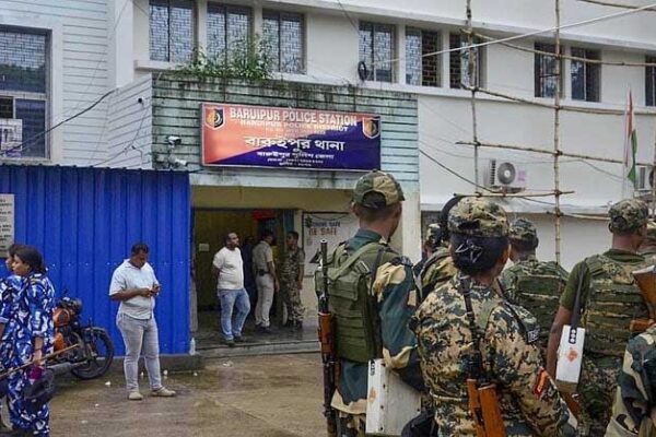 बरुईपुर रेप-मर्डर केस: सीन रिक्रिएशन के दौरान भागने की कोशिश में मुख्य आरोपी प्रभास मंडल ढेर, पुलिस की जवाबी फायरिंग में मौत