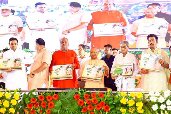 वनों से ही नदियां रहेंगी सदानीरा, वृक्षों की अंधाधुंध कटाई से जल और खाद्यान्न संकट का खतरा: सीएम योगी
