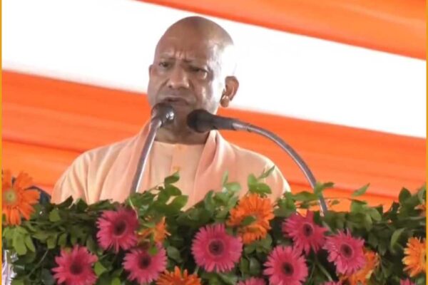 महिला उद्यमिता से बदल रही उत्तर प्रदेश की ग्रामीण अर्थव्यवस्था, योगी सरकार की योजनाओं ने दी आत्मनिर्भरता को नई उड़ान