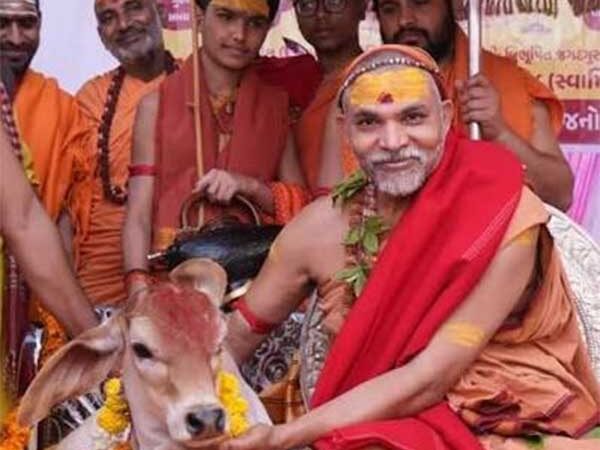 गाय को राष्ट्रीय माता का दर्जा दिलाकर ही रहूंगा-अविमुक्तेश्वरानंद