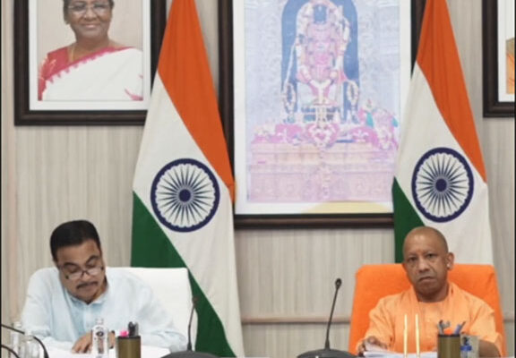 उत्तर प्रदेश में विश्वस्तरीय सड़क संपर्क विकसित करना प्राथमिकता: नितिन गडकरी