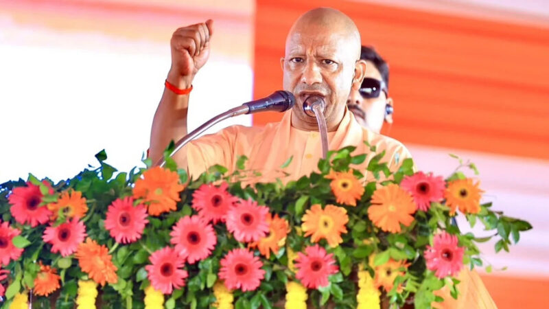दूधेश्वरनाथ धाम में जलाभिषेक के बाद बुलंदशहर पहुंचे सीएम योगी, बोले—’संस्कृत हमारी ज्ञान परंपरा की वाहिका, आत्म अनुशासन ही सफलता का मूल मंत्र’
