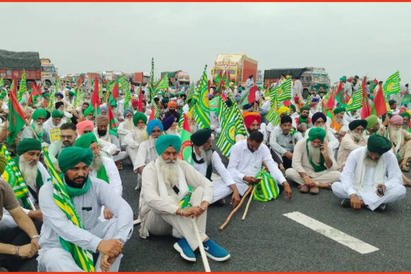 दिल्ली कूच पर किसानों को बॉर्डर पर रोका गया, पंजाब-हरियाणा सीमाओं पर सख्त नाकेबंदी; बोले- टकराव नहीं, सिर्फ संवाद चाहते हैं