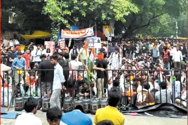 CJP प्रदर्शन का 33वां दिन: दिल्ली के 16 मेट्रो स्टेशन बंद, सरकार ने फिर भेजा बातचीत का प्रस्ताव