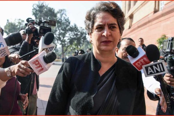 ‘लोकतंत्र खत्म हो गया, संसद में विपक्ष को बोलने नहीं दिया जा रहा’ : प्रियंका गांधी का सरकार पर हमला