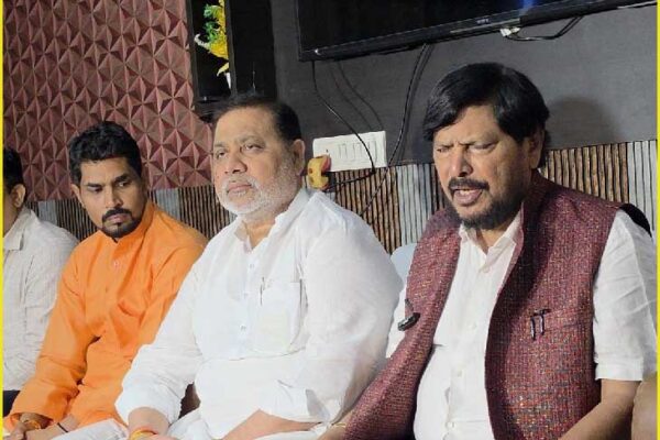धर्मेंद्र प्रधान के इस्तीफे का श्रेय कांग्रेस को नहीं, छात्रों और आंदोलन को: रामदास आठवले