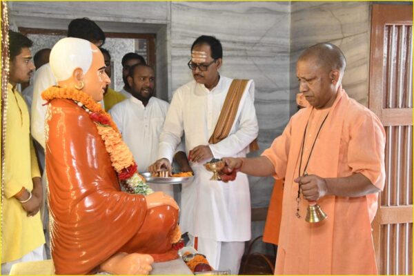 गुरु पूर्णिमा पर गुरु और शिष्य दोनों भूमिका में दिखेंगे मुख्यमंत्री योगी आदित्यनाथ, गोरखनाथ मंदिर में निभाएंगे परंपरा