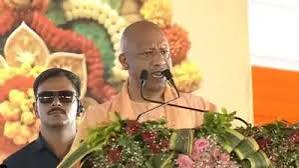 कुशीनगर से सीएम योगी का सपा पर हमला, बोले- मंदिरों पर कब्जा कराते थे, अब हमें आईना दिखा रहे