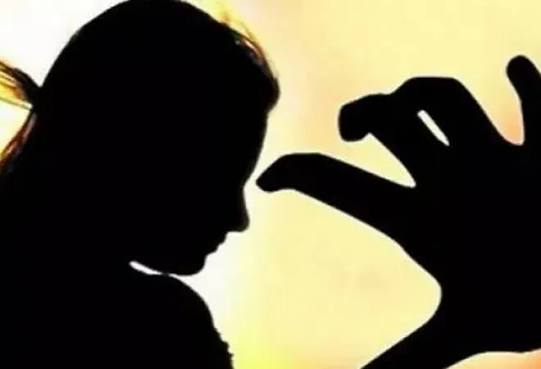 जौनपुर – बच्ची से छेड़छाड़ में अधेड़ पर पास्को और एससीएसटी के तहत एफ आई आर दर्ज