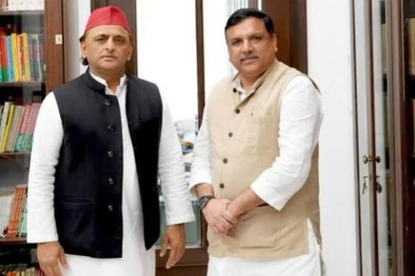 यूपी चुनाव में AAP-सपा का होगा गठबंधन? संजय सिंह ने की अखिलेश यादव से मुलाकात