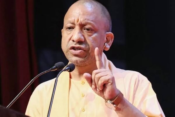 CM योगी का बड़ा दावा- यूपी में 7 महीने का चीनी स्टॉक, 15 अक्टूबर से फिर शुरू होंगी मिलें