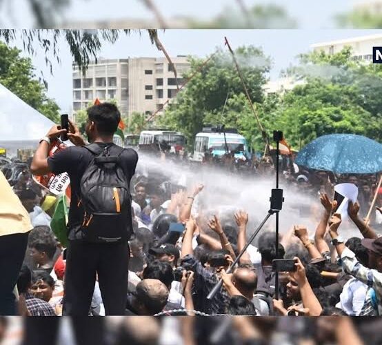 रांची में छात्रों का हंगामा! विधानसभा के पास लाठीचार्ज, वाटर कैनन से भी नहीं माने प्रदर्शनकारी