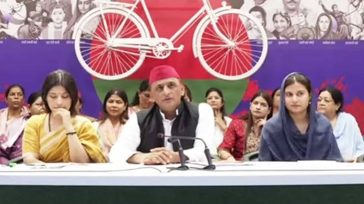 यूपी चुनाव से पहले सपा का बड़ा दांव, महिलाओं को हर साल 40 हजार रुपये देने का ऐलानvidh