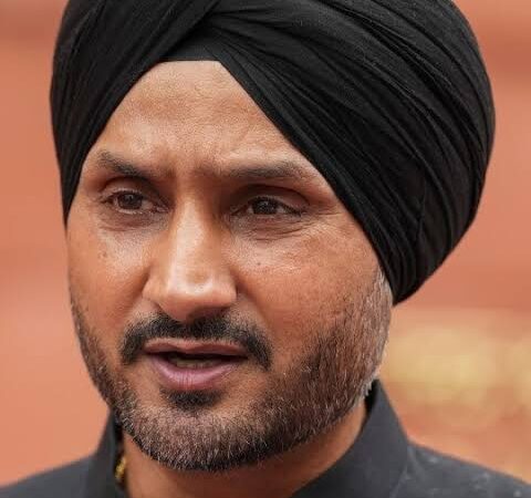 ‘क्या यह भी राजस्थान की तस्वीर है?’ हरभजन सिंह ने AAP पर साधा निशाना