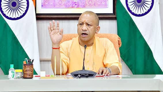नेपाल बाढ़ पर CM योगी चिंतित, सीमा से लगे UP के जिलों में अलर्ट; अफसरों को फील्ड में उतरने के निर्देश