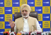 बहरीन की महिला SGPC सराय में कैसे पहुंची? AAP ने सुखबीर बादल से मांगा जवाब