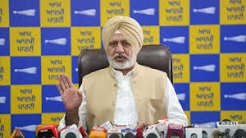 बहरीन की महिला SGPC सराय में कैसे पहुंची? AAP ने सुखबीर बादल से मांगा जवाब