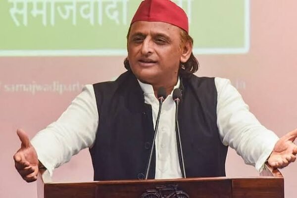 अखिलेश ने एक्सप्रेसवे का वीडियो दिखाकर BJP सरकार पर साधा निशाना, बोले- निर्माण पूरा बाद में, टूटना पहले शुरू