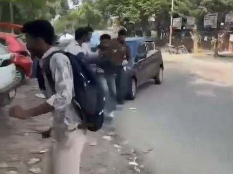 ग्रेटर नोएडा में हिट एंड रन का मामला, तेज रफ्तार कार ने 5 छात्रों को मारी टक्कर