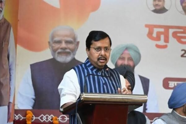मेरठ में नितिन नवीन का सपा-कांग्रेस पर हमला, बोले- यूपी को फिर बांटने की कोशिश हो रही