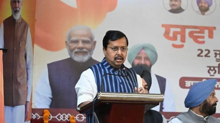 मेरठ में नितिन नवीन का सपा-कांग्रेस पर हमला, बोले- यूपी को फिर बांटने की कोशिश हो रही