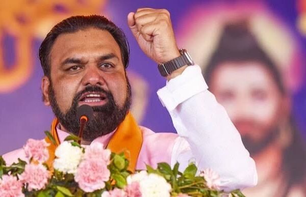 सनातन धर्म सम्मेलन में CM का हुंकार, धर्म और राष्ट्र के मुद्दे पर दिया बड़ा संदेश