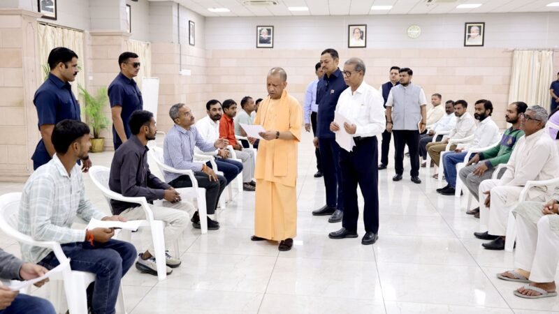 ‘नर सेवा-नारायण सेवा’ के भाव से जनसेवा कर रही सरकार: मुख्यमंत्री योगी