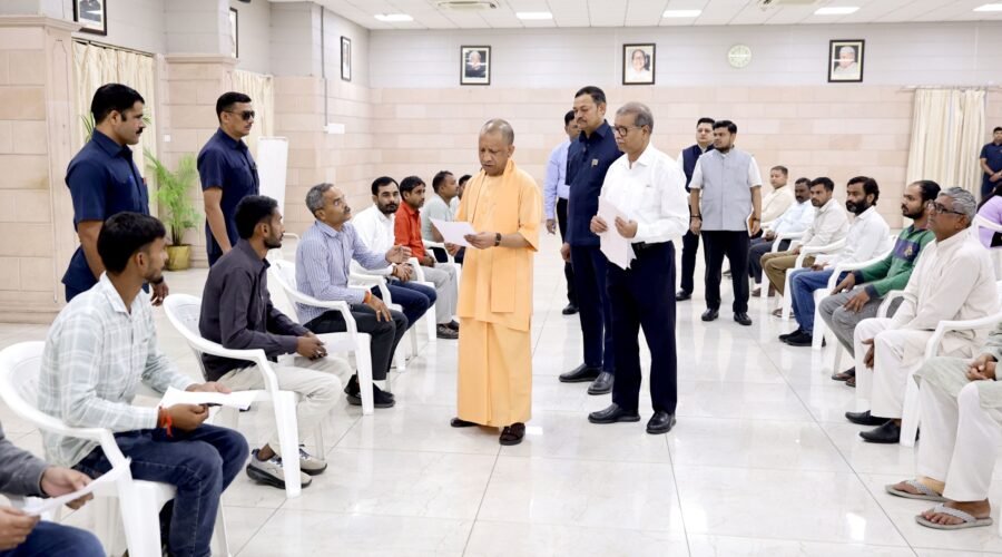 ‘नर सेवा-नारायण सेवा’ के भाव से जनसेवा कर रही सरकार: मुख्यमंत्री योगी