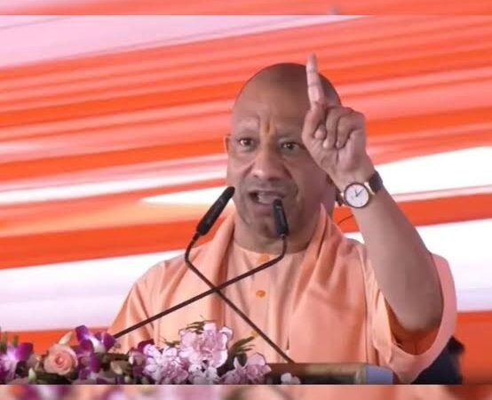 ‘उपद्रव प्रदेश’ से ‘उत्सव प्रदेश’ बना यूपी, पुलिस स्मृति दिवस पर बोले CM योगी