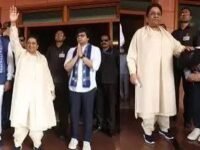 कांशीराम को भारत रत्न देने की मायावती ने फिर उठाई मांग, आकाश आनंद भी रहे मौजूद