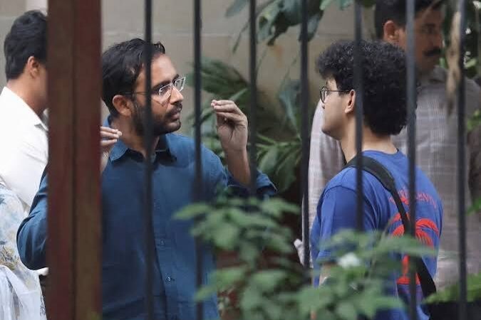 जंतर-मंतर पर तिरंगा फहराने के बाद बड़ा एक्शन, CJP के आशुतोष रांका और सौरव दास 5 दिन के लिए जेल भेजे गए